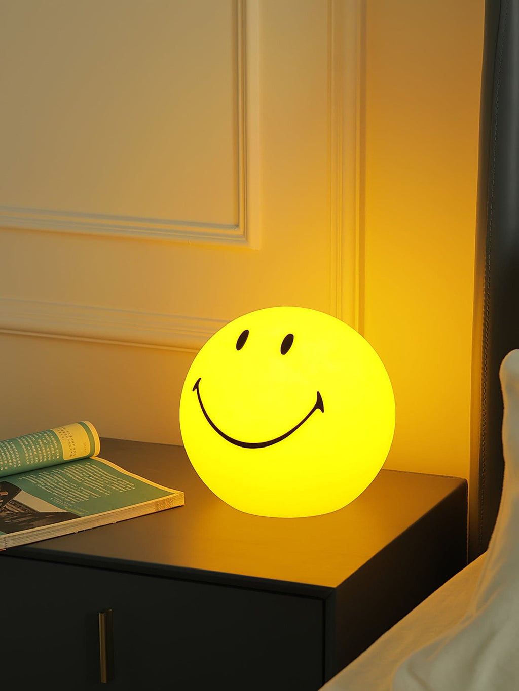 Radosna lampka nocna — polipropylenowa lampa LED 9 cali, ładowanie przez USB