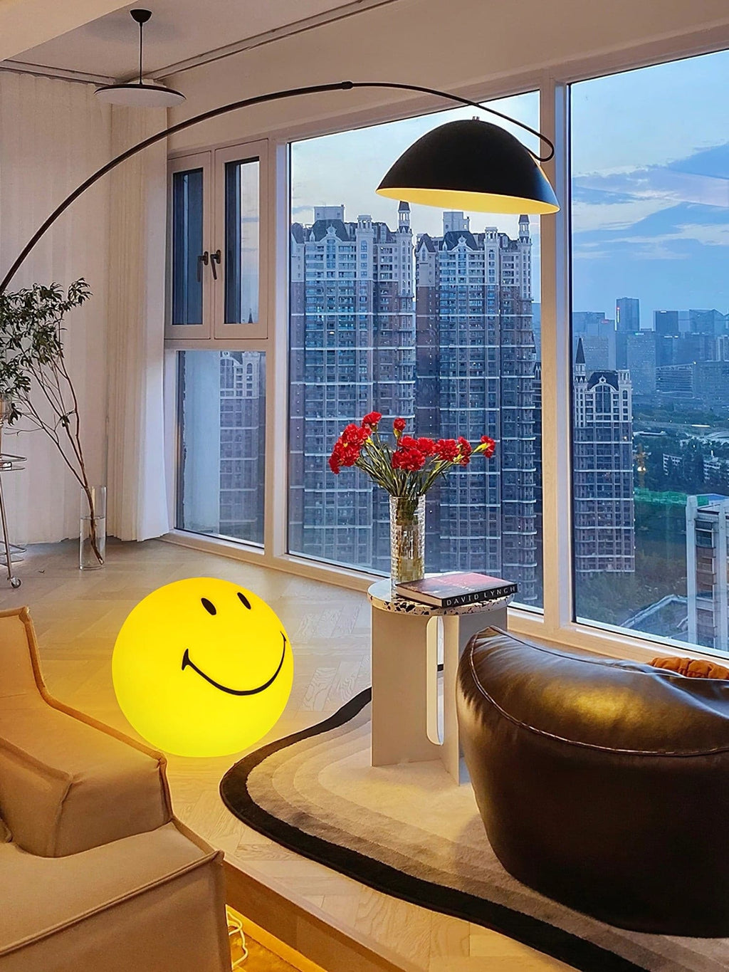 Radosna lampka nocna — polipropylenowa lampa LED 9 cali, ładowanie przez USB