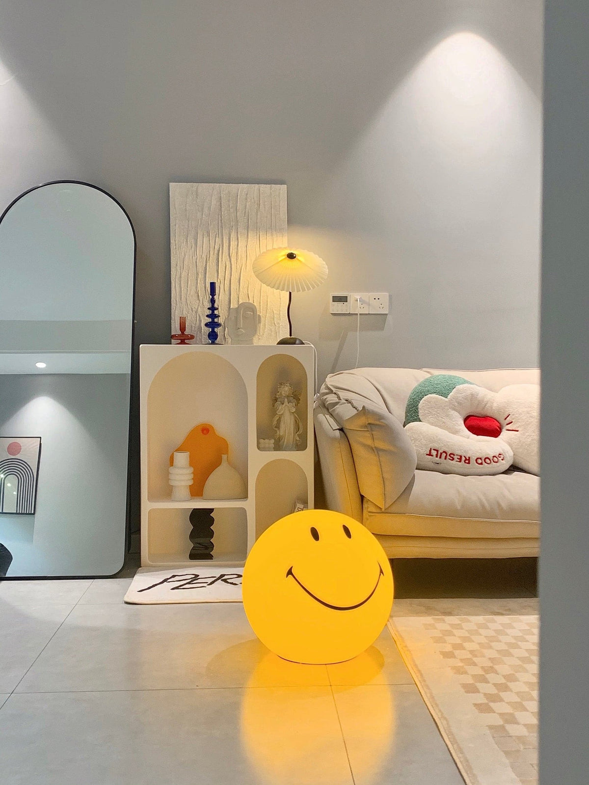 Radosna lampka nocna — polipropylenowa lampa LED 9 cali, ładowanie przez USB