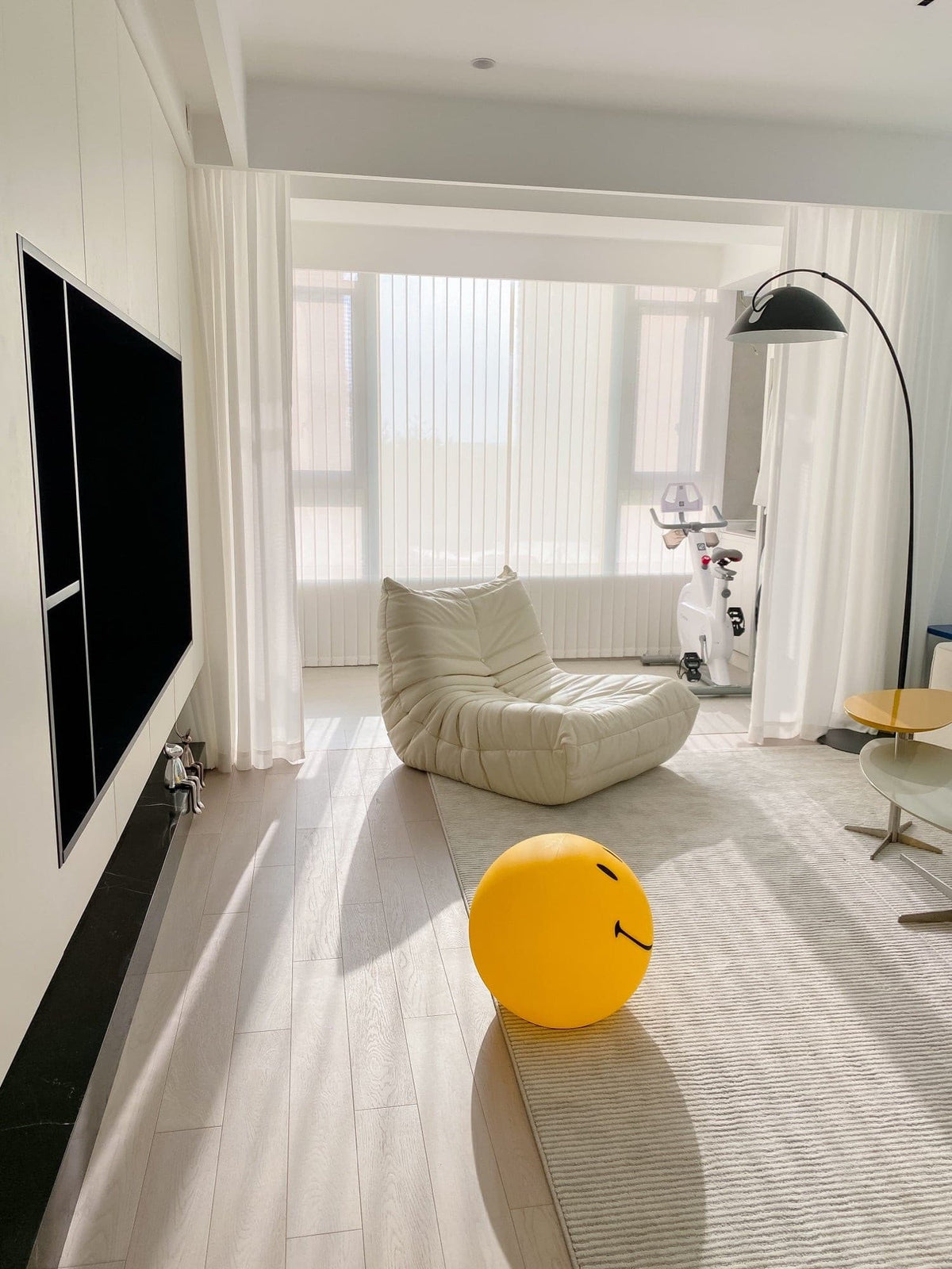 Radosna lampka nocna — polipropylenowa lampa LED 9 cali, ładowanie przez USB