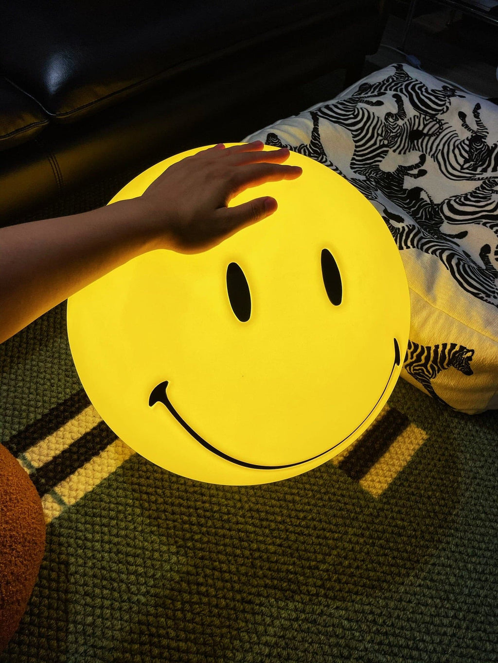 Radosna lampka nocna — polipropylenowa lampa LED 9 cali, ładowanie przez USB
