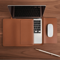 Funda para portátil de PU ApexGuard — Interior de felpa, carcasa exterior protectora