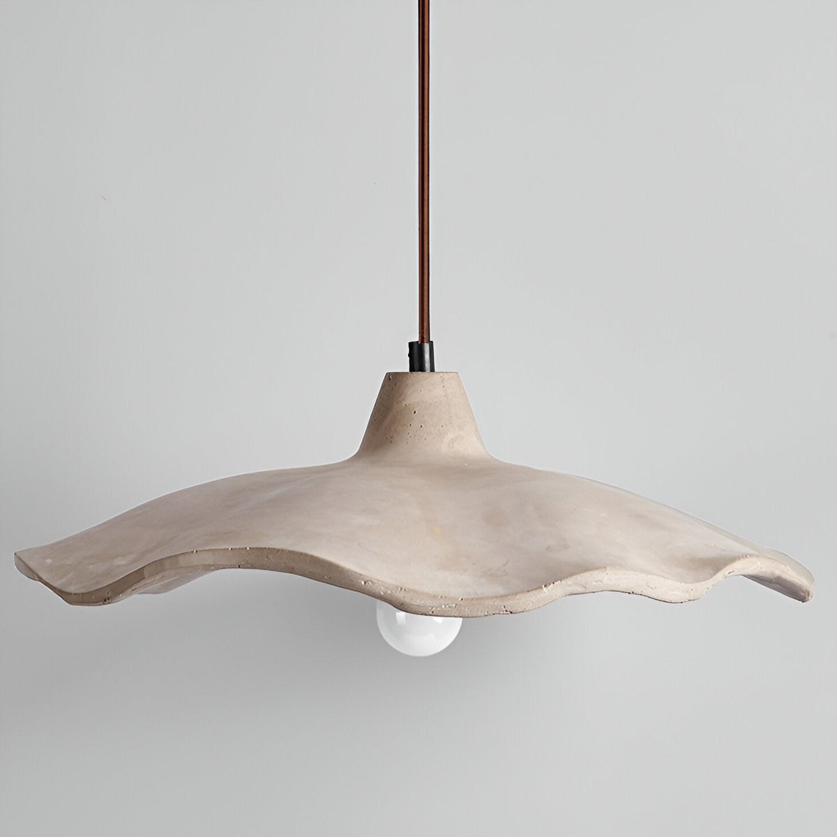 Betonnen hanglamp van 16 inch — Wabi-Sabi-bloemblaadje, geschikt voor led