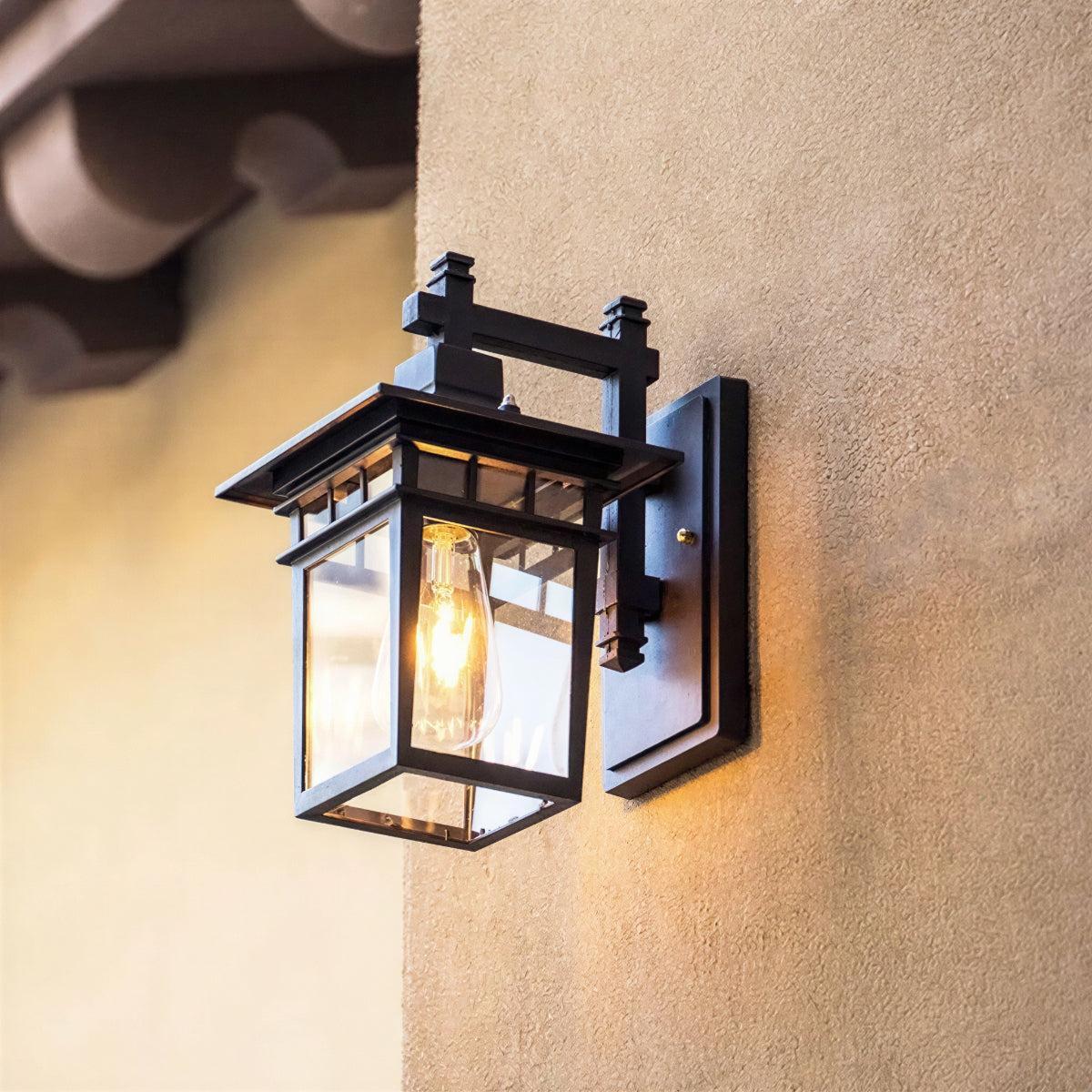 Traditionele buitenwandlantaarn — decoratieve buitenwandlamp