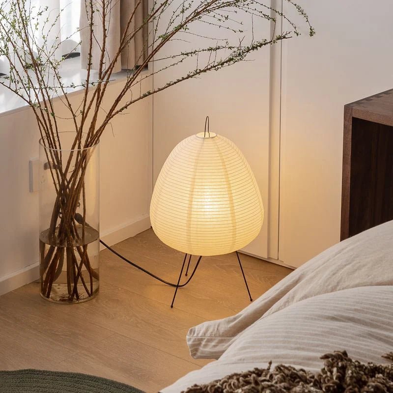 NovaLight-lämmin riisipaperinen pöytälamppu — retrohenkinen siluetti, pehmeä hehku