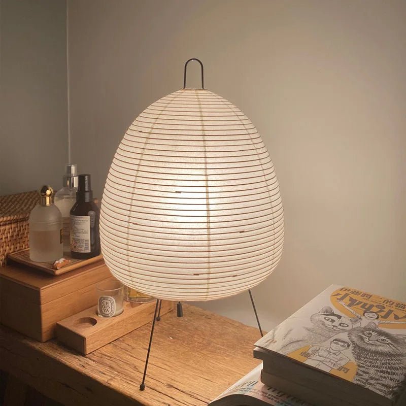NovaLight-lämmin riisipaperinen pöytälamppu — retrohenkinen siluetti, pehmeä hehku