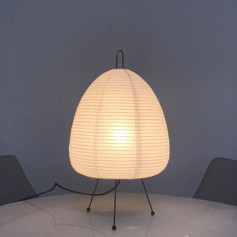 NovaLight-lämmin riisipaperinen pöytälamppu — retrohenkinen siluetti, pehmeä hehku