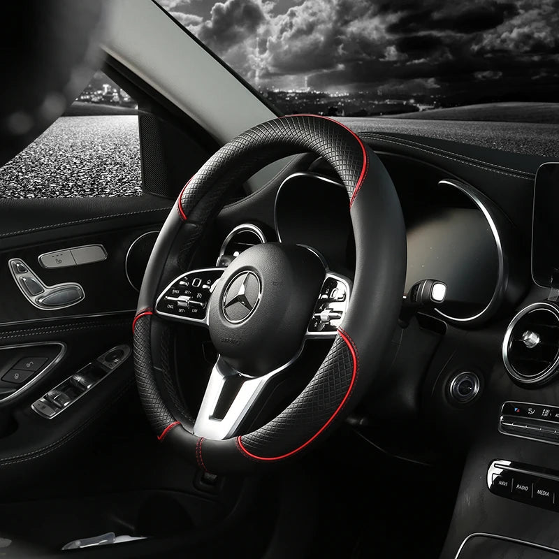 Prémiový potah na volant z umělé kůže s diamantovým protiskluzovým vzorem pro lepší pohodlí a kontrolu při řízení - Euroselle