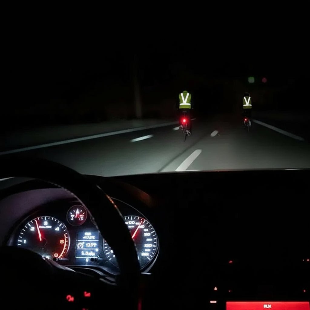 LED běžecká vesta LumaStride — nastavitelná velikost, viditelnost ze všech stran