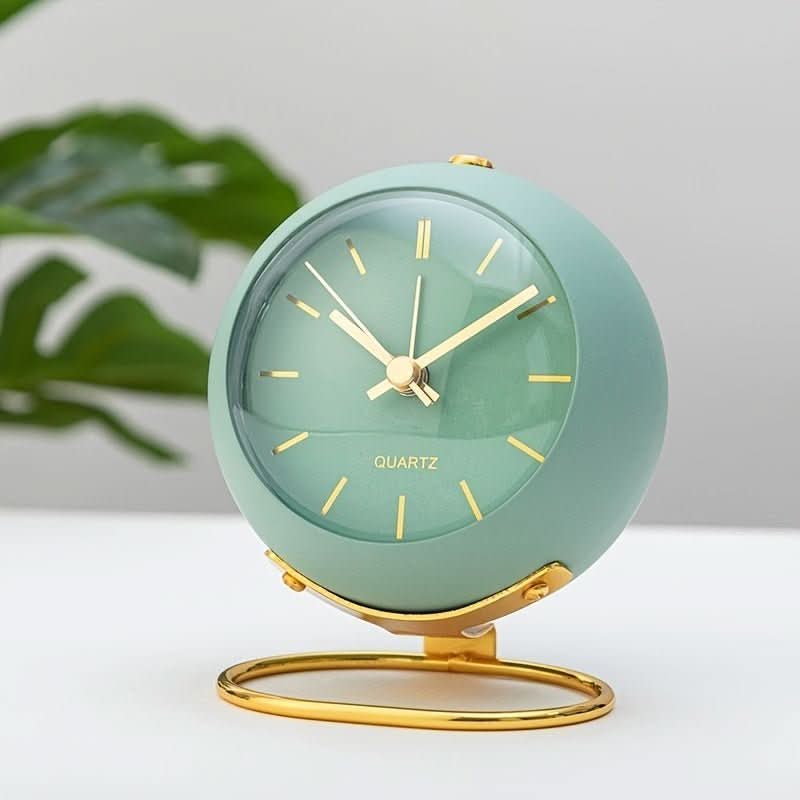 Luma Retro Analog Alarm Clock — Quiet Movement, Timeless Design