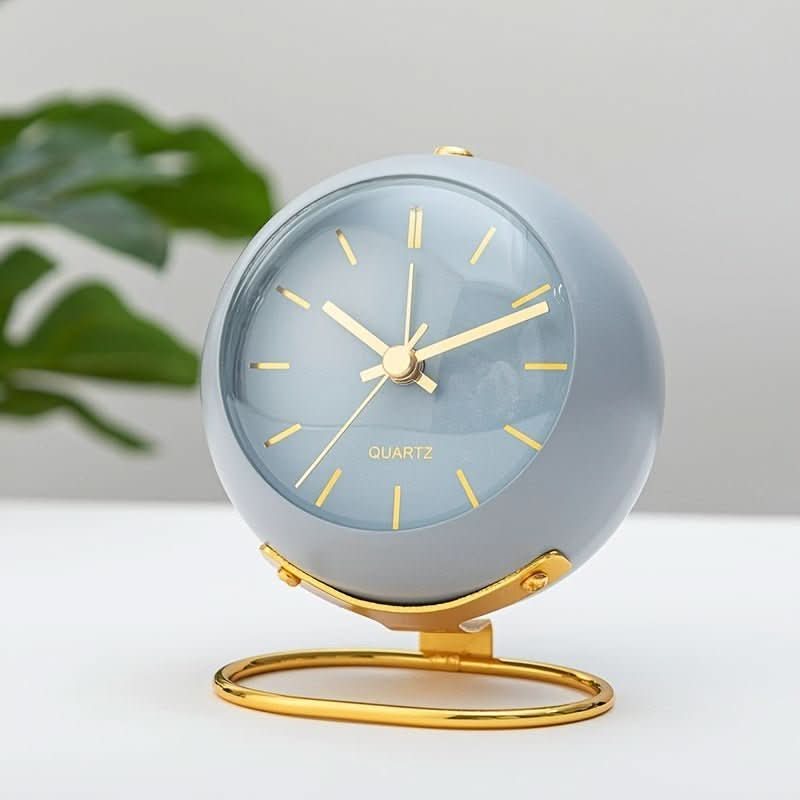Luma Retro Analog Alarm Clock — Quiet Movement, Timeless Design