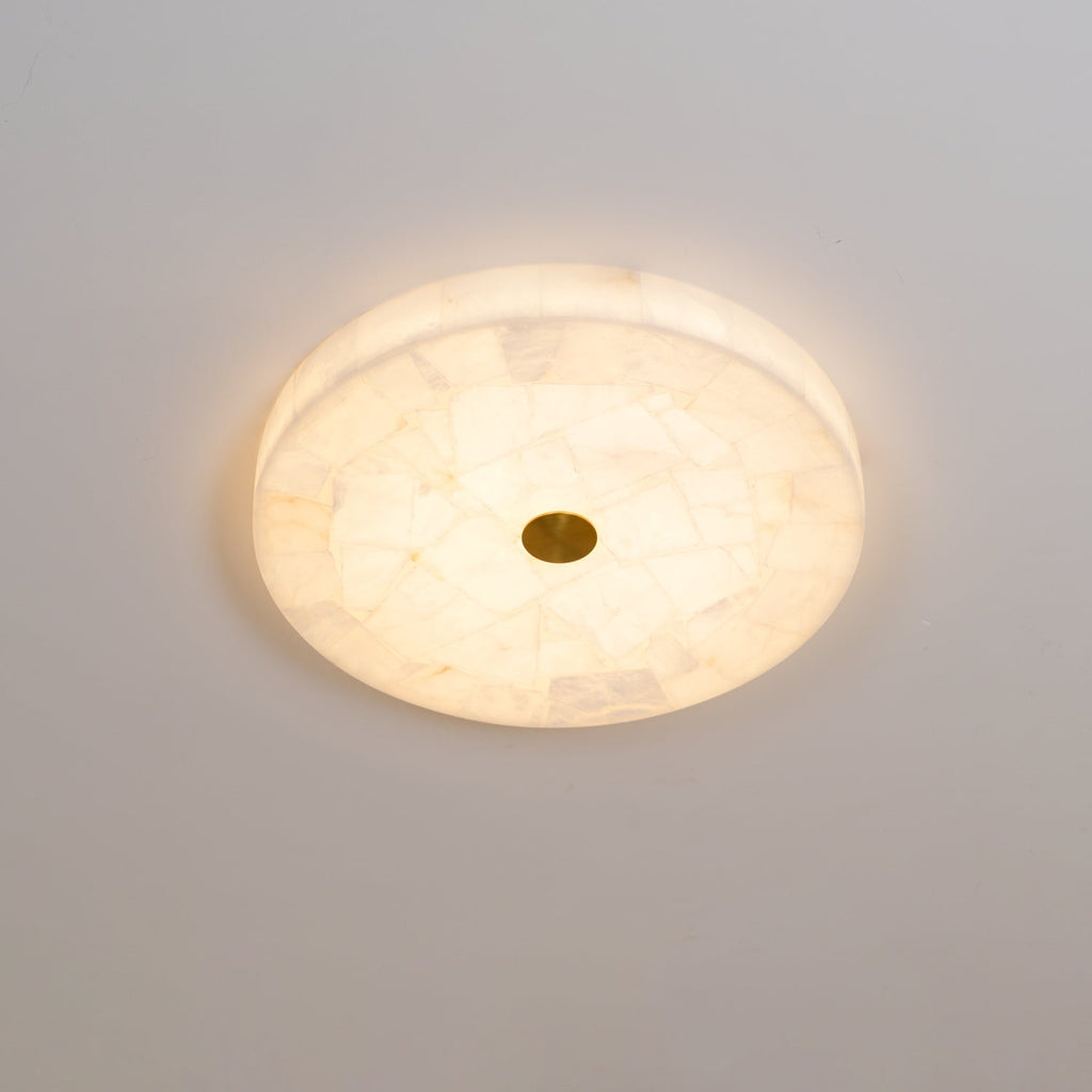 2 in LED-taklampe — alabastkuppel, gulldetalj, justerbar fargetemperatur