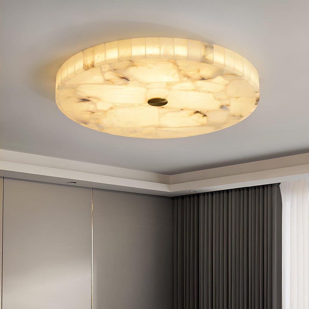 2 in LED-taklampe — alabastkuppel, gulldetalj, justerbar fargetemperatur