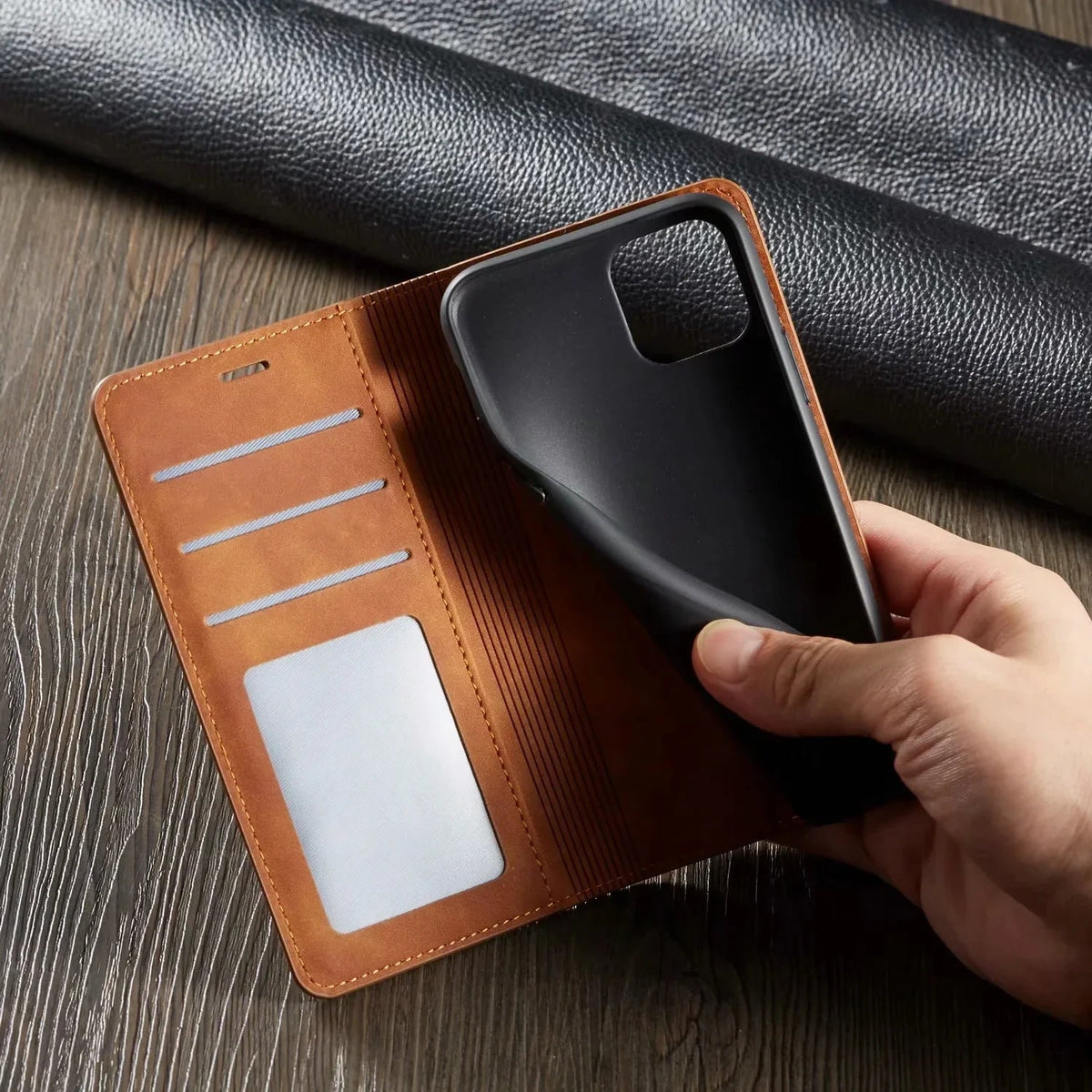 Skórzane etui folio z magnetycznym zamknięciem do iPhone’a — zatrzask na całej powierzchni