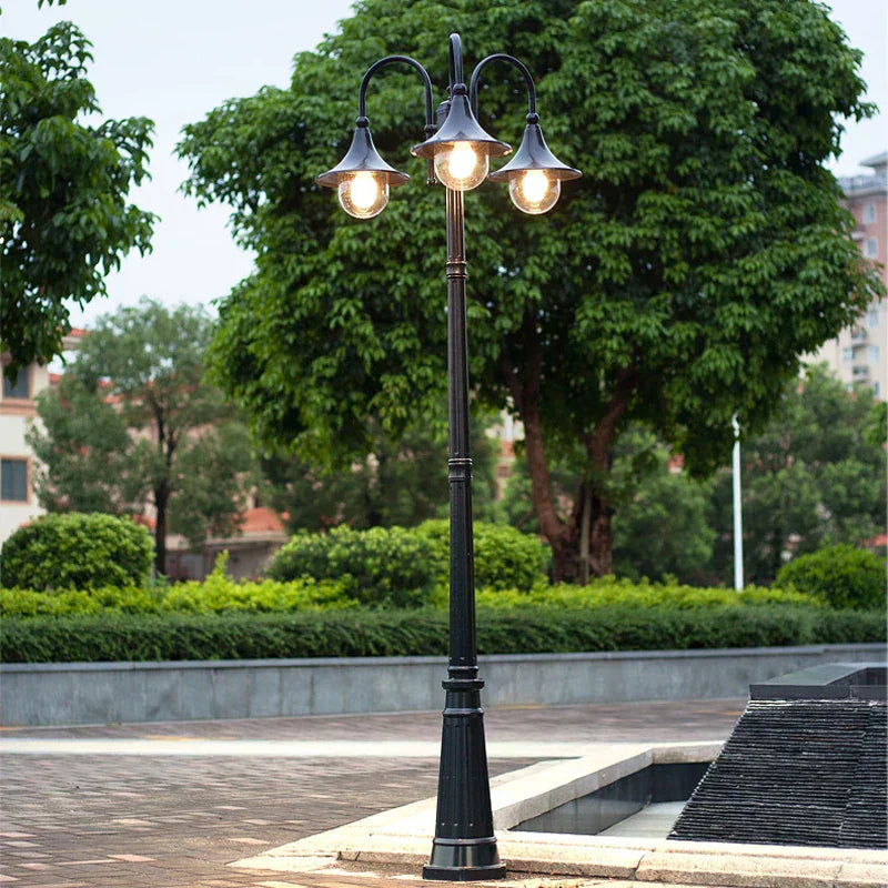 Wasserdichte Doppelkopf Gartenlampe