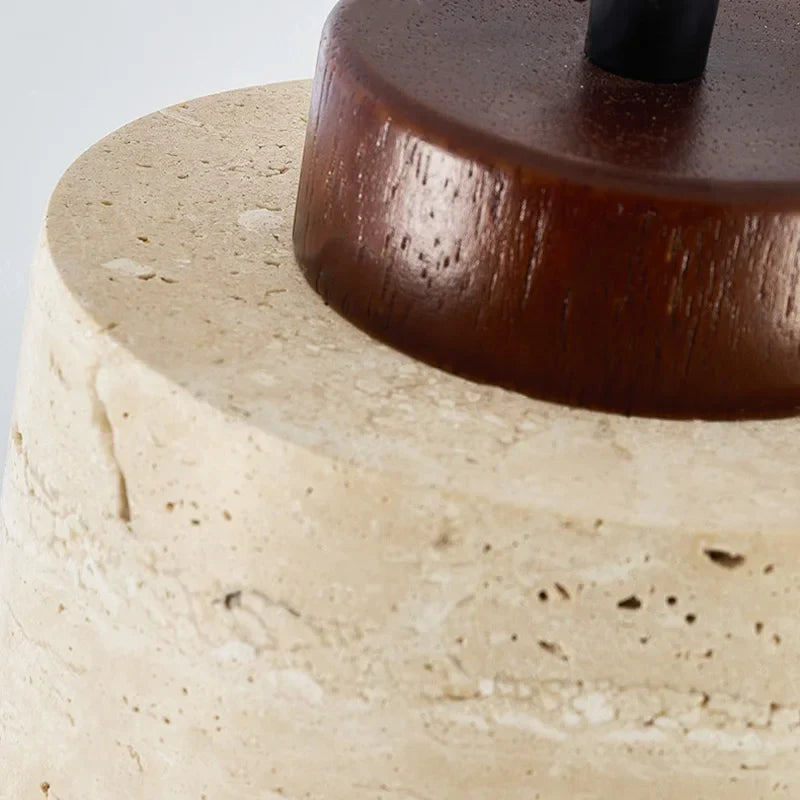 Texturerad taklampa i sten — naturlig ådring, modern minimalistisk stil