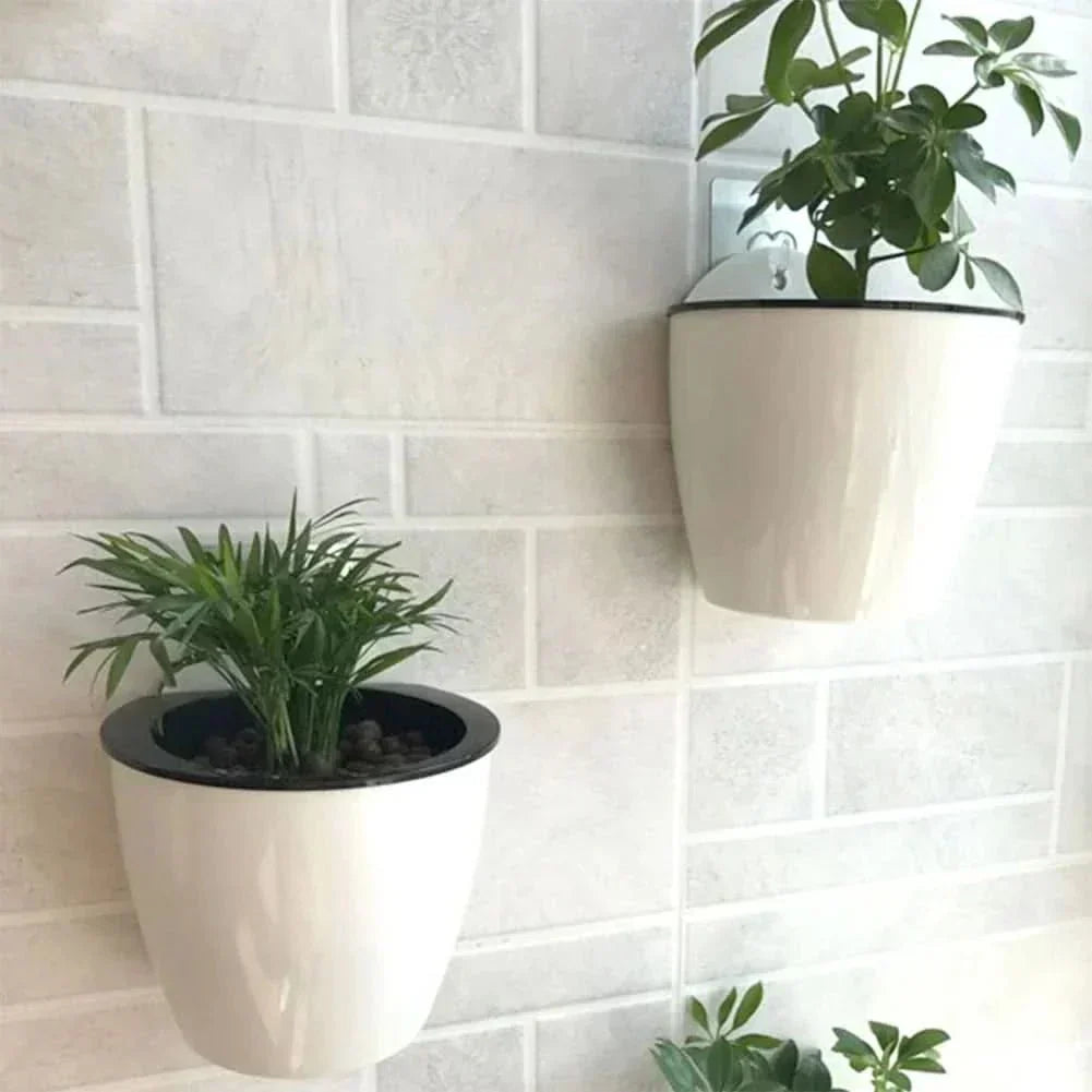 VerdantWall 壁掛け式縦型フラワーポット — 内蔵給水タンク、自動給水
