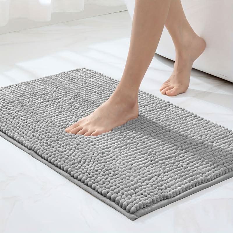 Pohodlná šenilová koupelnová předložka CozyFlow — absorpční povrch, protiskluzová spodní strana