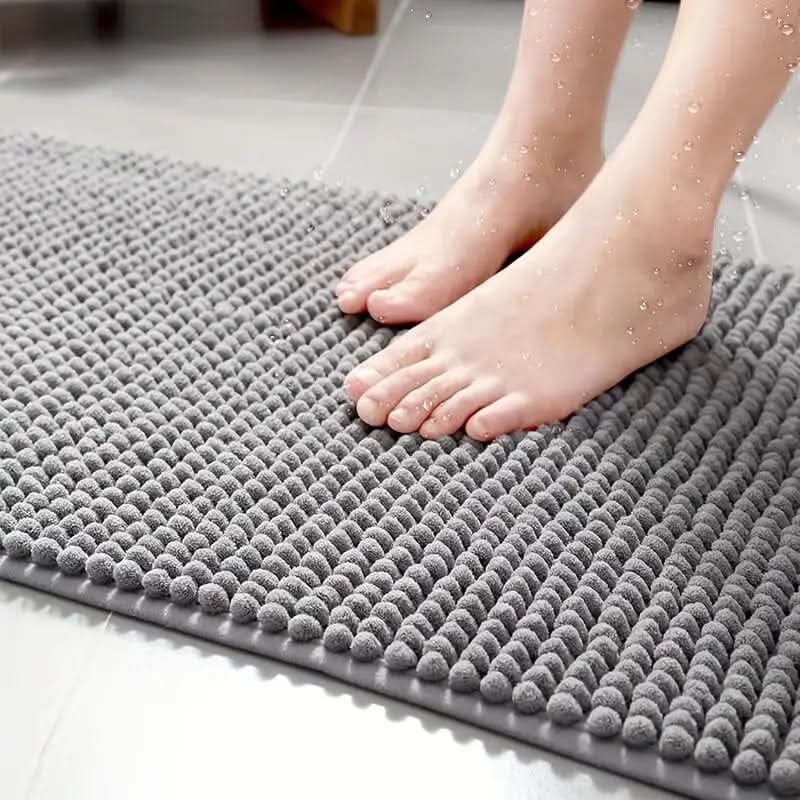 Pohodlná šenilová koupelnová předložka CozyFlow — absorpční povrch, protiskluzová spodní strana