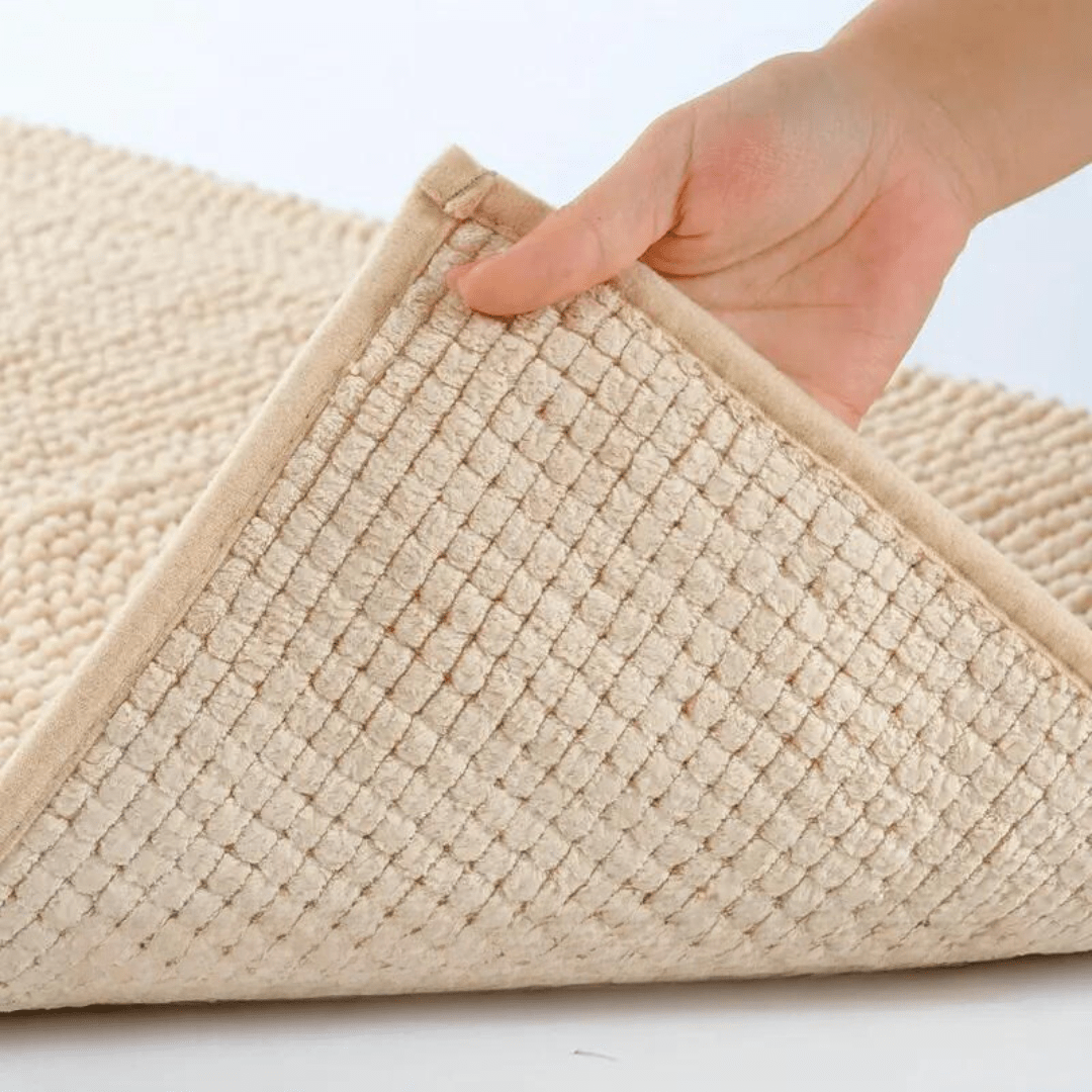 Pohodlná šenilová koupelnová předložka CozyFlow — absorpční povrch, protiskluzová spodní strana