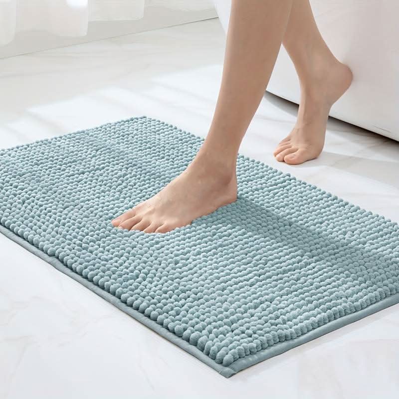Pohodlná šenilová koupelnová předložka CozyFlow — absorpční povrch, protiskluzová spodní strana