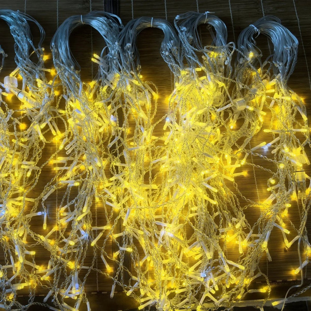 Ghirlandă luminoasă LED tip perdea LumaLace — iluminare sclipitoare, design cu fir transparent