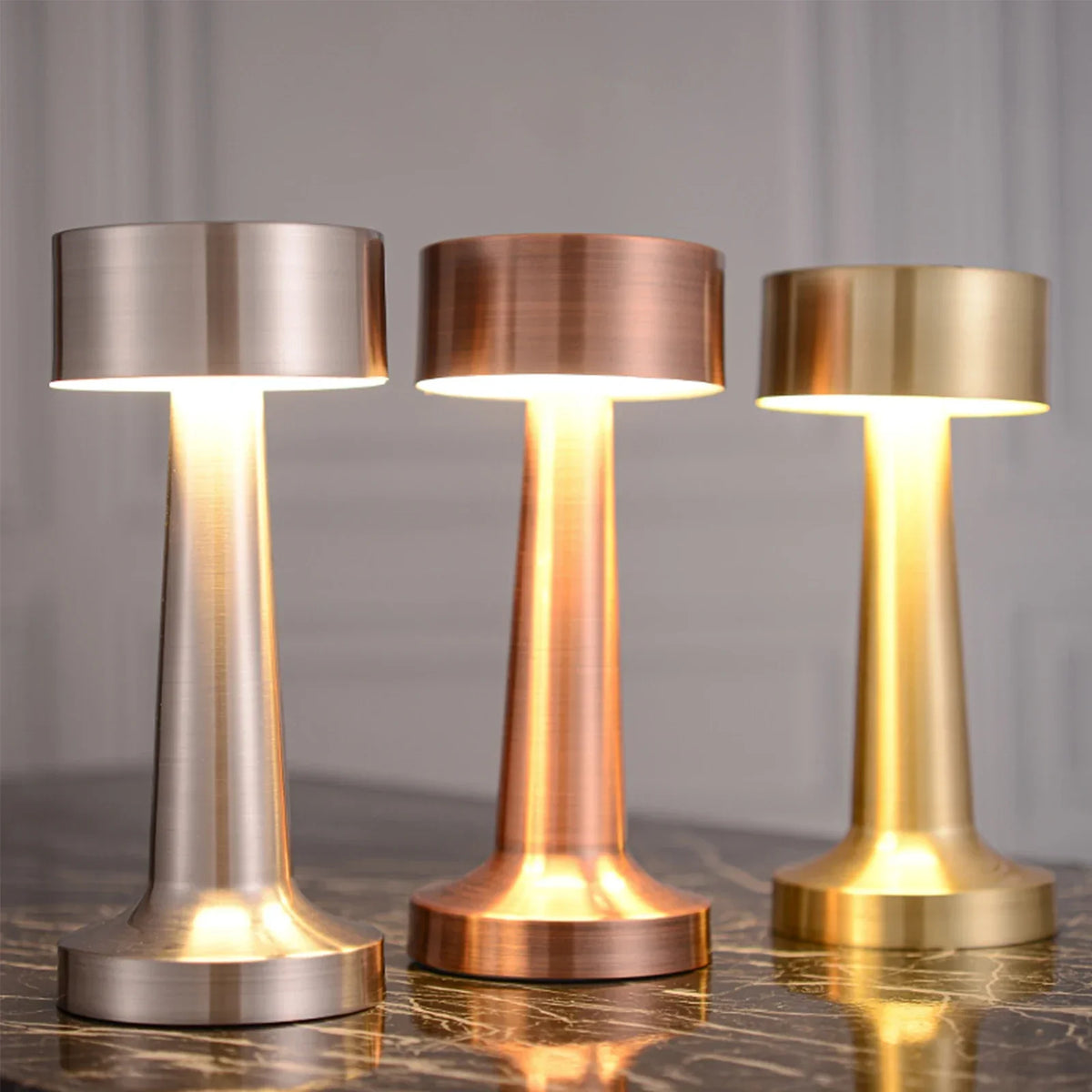 Ładowana metalowa lampka biurkowa LED — sterowanie dotykowe, 3 kolory, 12-godzinny czas pracy na baterii