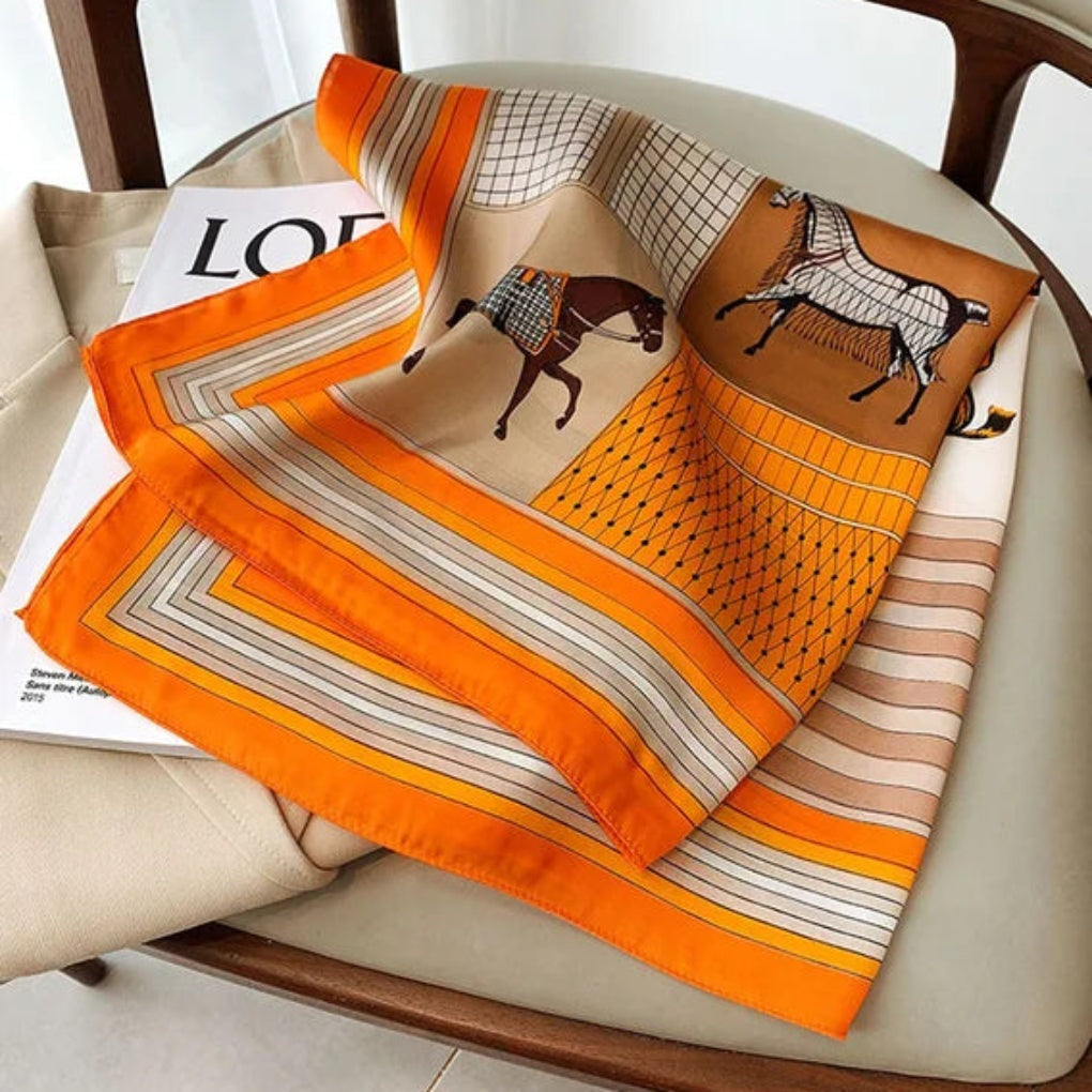 Foulard imprimé en satin de luxe pour femme — Petit carré, noué autour du cou, dans les cheveux ou au sac