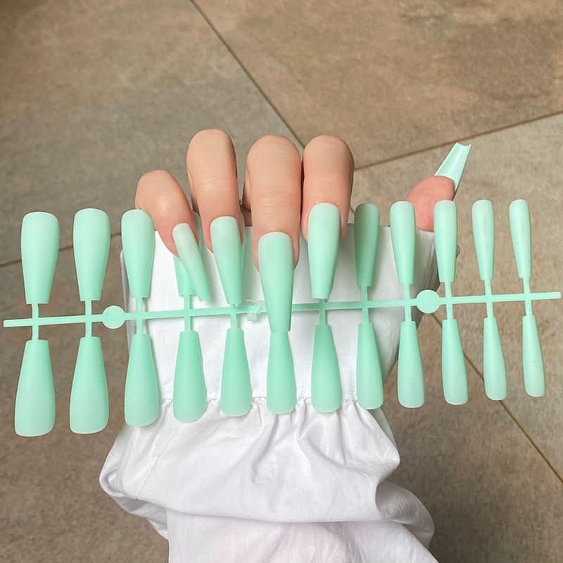 NovaNail Matte Press-On-Nägel — 24-teiliges Braut-Set