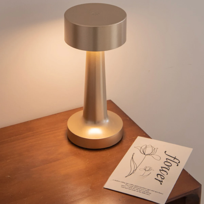 Ładowana metalowa lampka biurkowa LED — sterowanie dotykowe, 3 kolory, 12-godzinny czas pracy na baterii