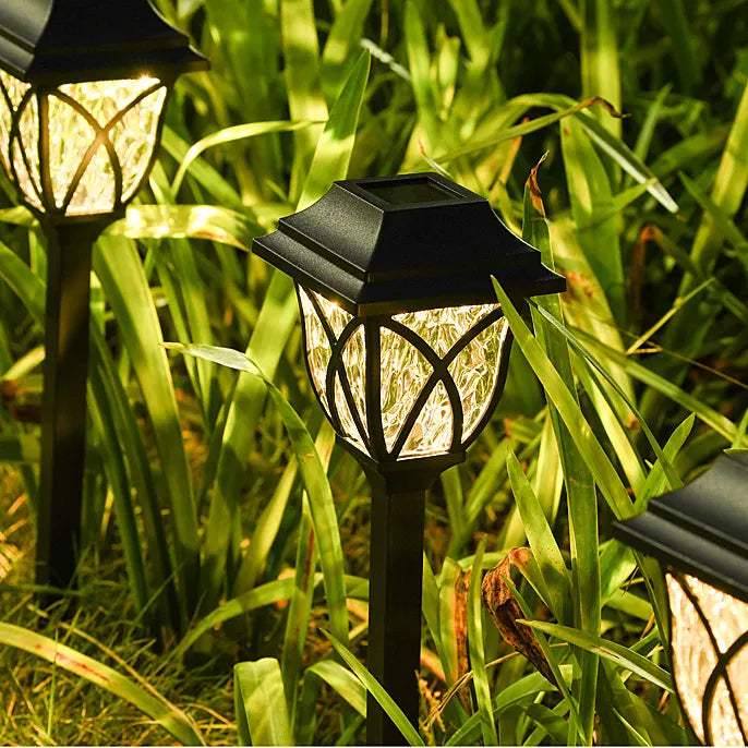 Solar Garden Lights with Automatic On/Off for Outdoor Illumination - Euroselle