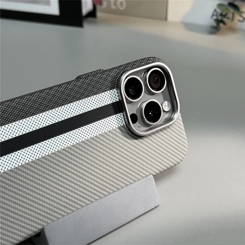 Etui z włókna węglowego o fakturze, amortyzujące wstrząsy, do iPhone’a 12-17