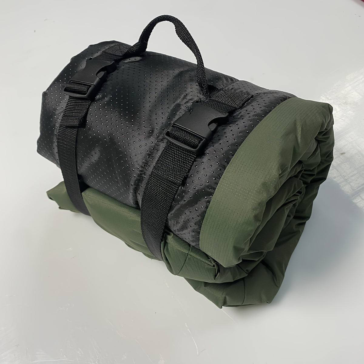 Skládací voděodolná podložka pro psy na turistiku a cestování 90x60 cm - Euroselle