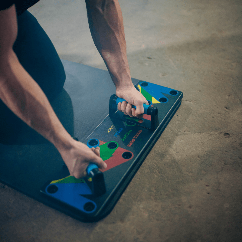 Stație pentru flotări PulseFlex — Design ergonomic, minimizează îndoirea încheieturilor