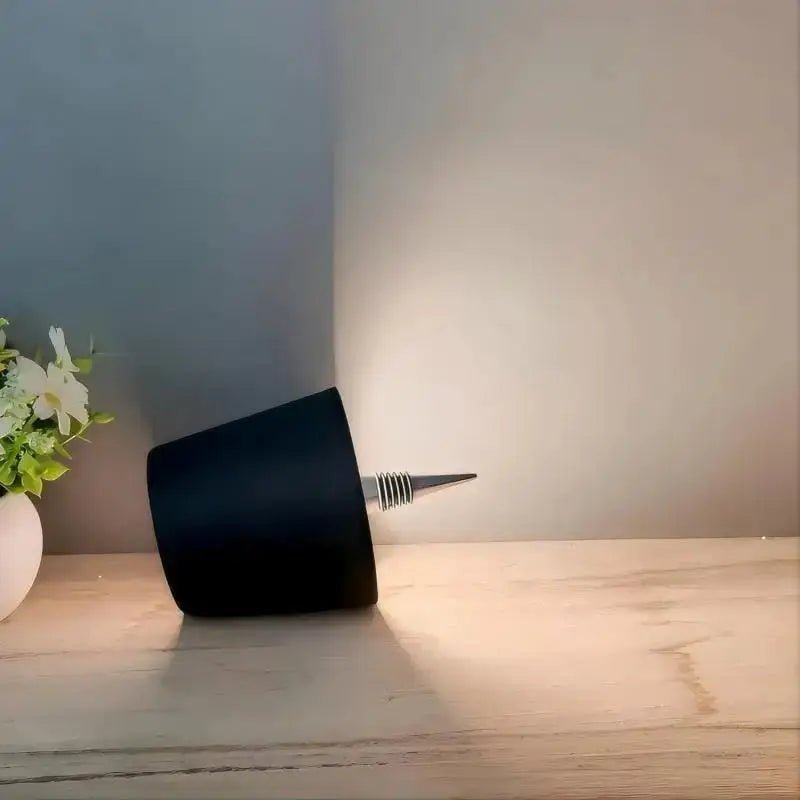 Stolní lampa LumaGlow s nastavitelným jasem — tři barevné režimy, integrované nabíjení přes USB