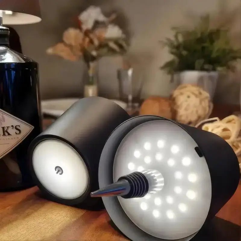 Stolní lampa LumaGlow s nastavitelným jasem — tři barevné režimy, integrované nabíjení přes USB
