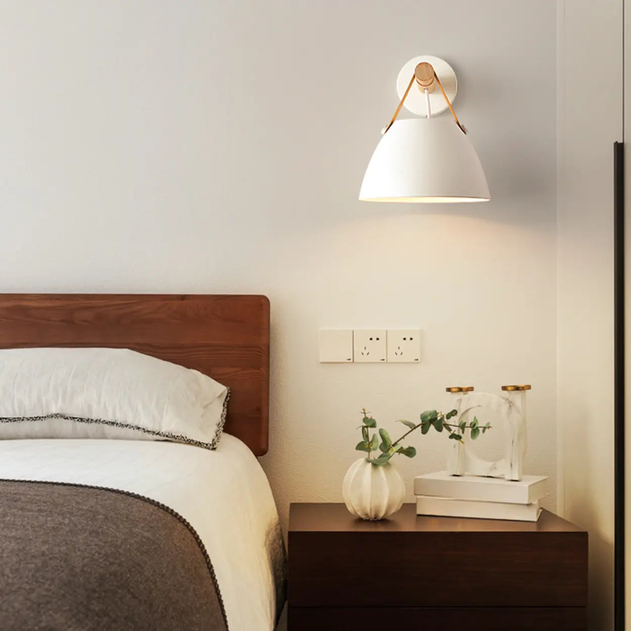 Wall Light White Cone Metal Leather Strap LED Compatible Indoor | Euroselle