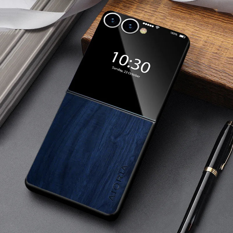 حافظة Samsung Galaxy Z Flip 3/4/5/6/7/8 FE من البولي يوريثان بملمس خشبي ومقاومة للصدمات