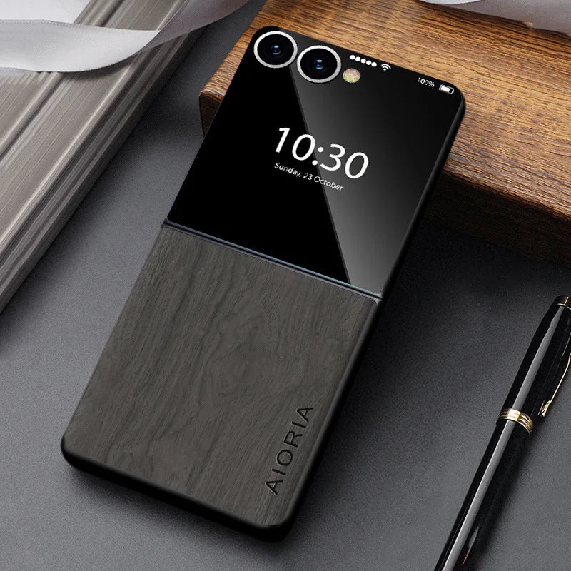 حافظة Samsung Galaxy Z Flip 3/4/5/6/7/8 FE من البولي يوريثان بملمس خشبي ومقاومة للصدمات