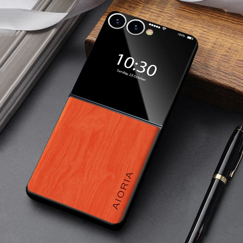حافظة Samsung Galaxy Z Flip 3/4/5/6/7/8 FE من البولي يوريثان بملمس خشبي ومقاومة للصدمات