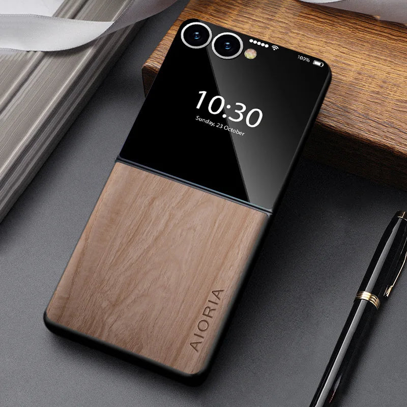 حافظة Samsung Galaxy Z Flip 3/4/5/6/7/8 FE من البولي يوريثان بملمس خشبي ومقاومة للصدمات