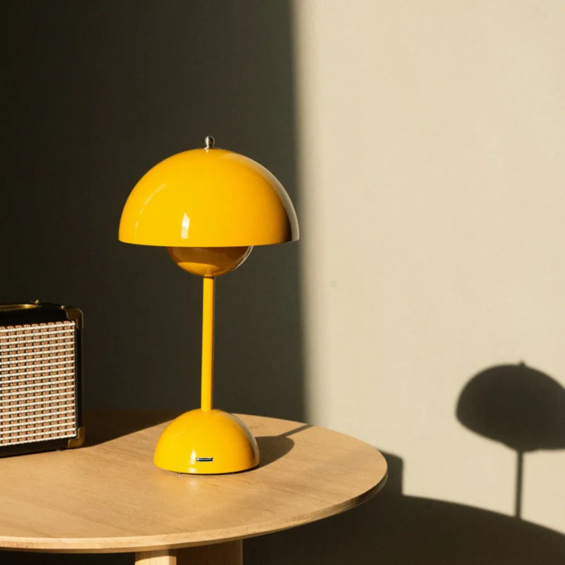 Dobíjecí LED stolní lampa s dotykovým stmíváním, 12hodinová výdrž baterie, bezdrátové stolní světlo, teplá bílá 2700K, do interiéru i exteriéru, IP44, do obývacího pokoje | Thomler