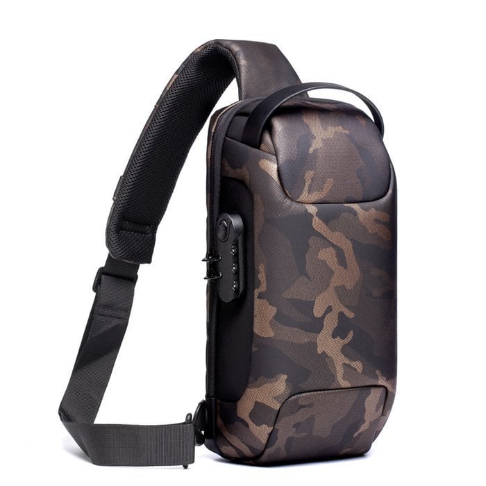 Crossbody-slingtaske — vandafvisende, USB-port, TSA-lås