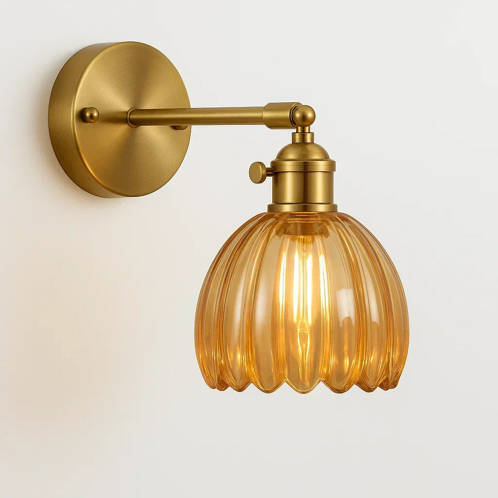 Vintage vägglampa med blommönstrad glasskärm — mässingsarm, E27, 7-Inch hög