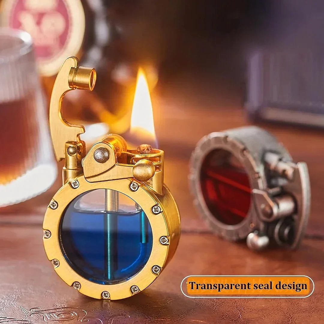 Briquet à liquide rechargeable — Corps métallique, couvercle rabattable, fenêtre transparente