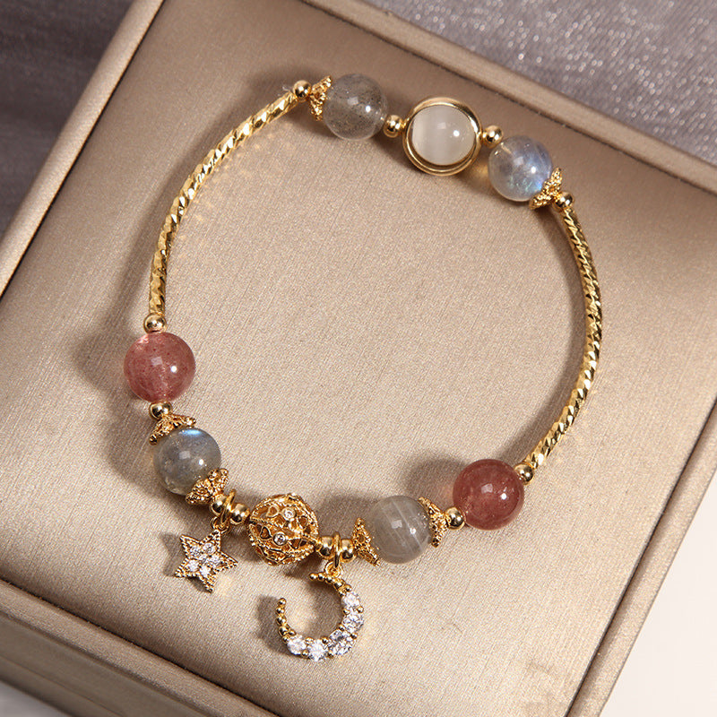 Pulsera de cuentas de labradorita y cuarzo fresa — dije de luna y estrella