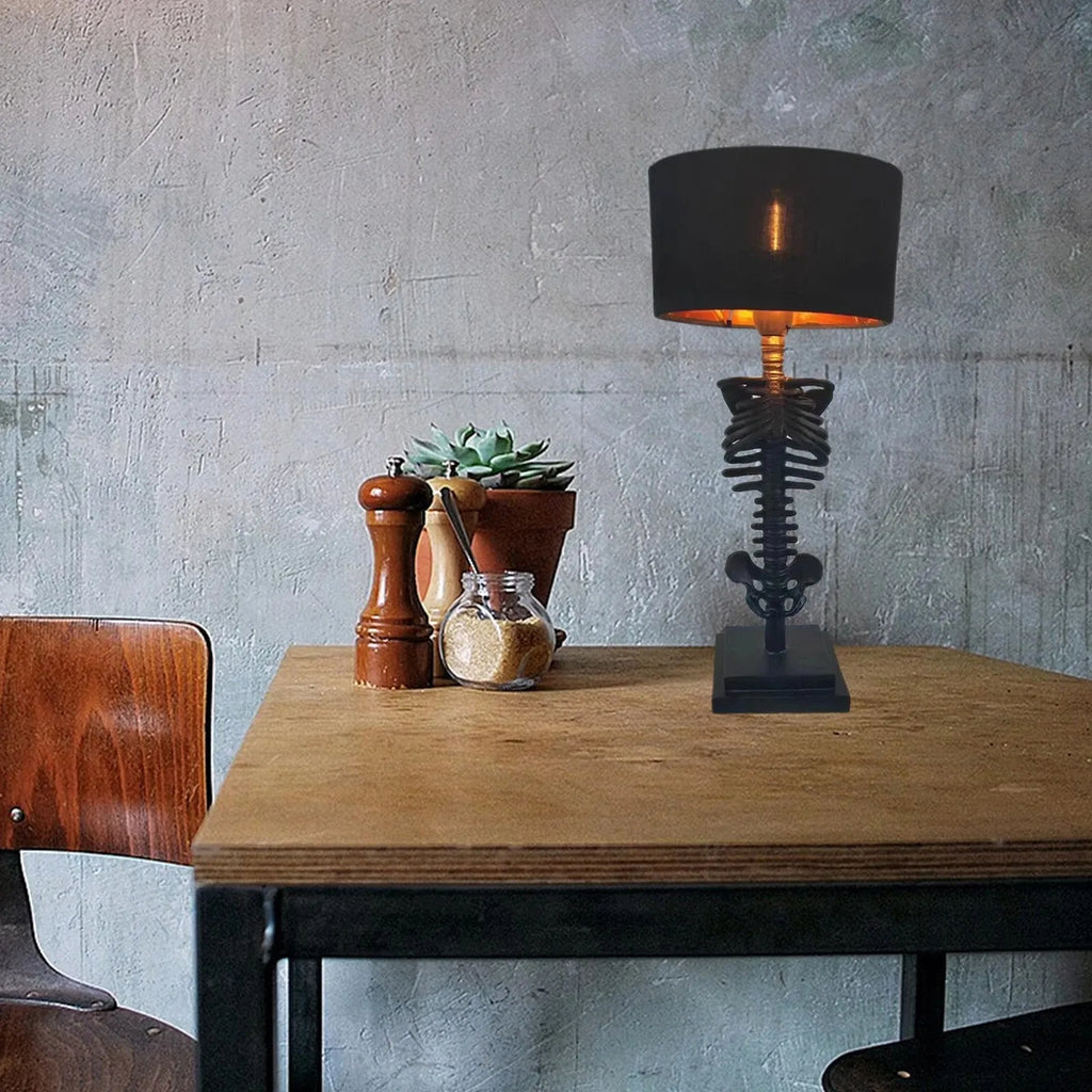 Gotisk skeletskulpturlampe | Håndlavet kunstnerisk belysning | Euroselle