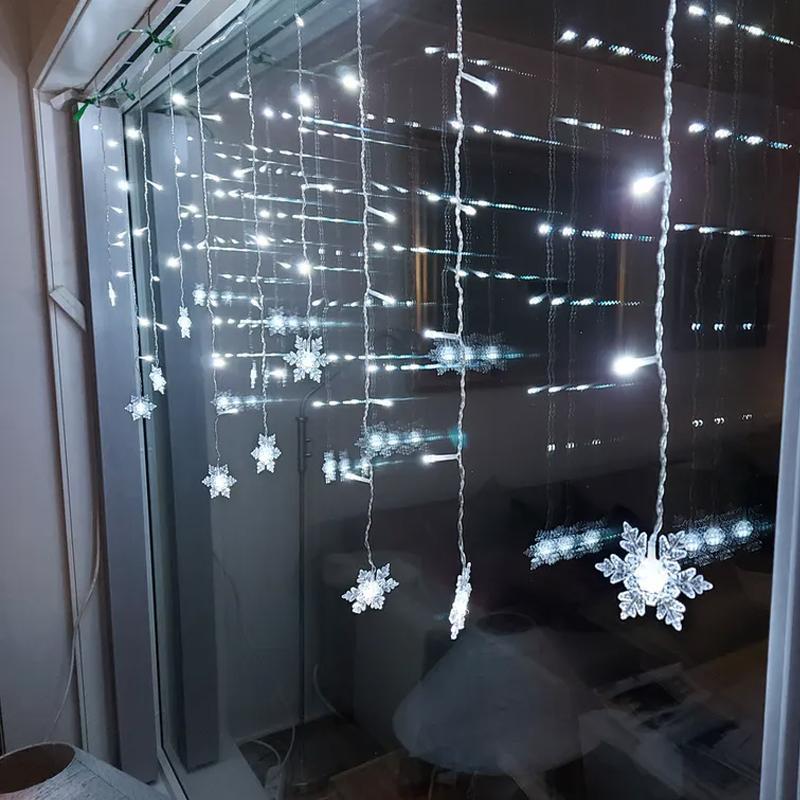 Schneeflocken-LED-Lichtervorhang für jeden Raum | Euroselle