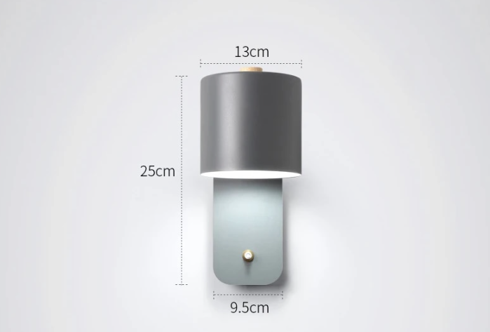 Moderne metallvegglampe med integrert bryter | Euroselle