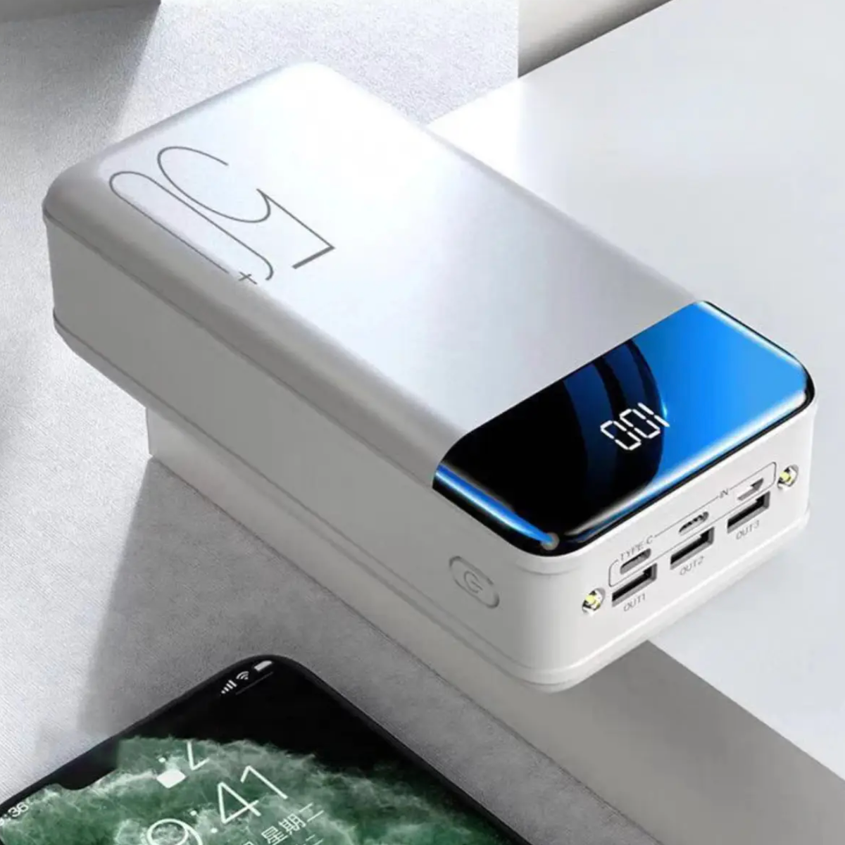 100,000 mAh 超大容量移动电源，提供最大电量和快速充电 | Euroselle